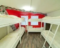 Кровать в общем 10-местном номере для мужчин Хостел Хостел Hostel Cinema Санкт-Петербург метро Чернышевская