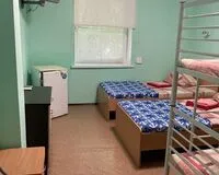 Четырехместный номер с душем и туалетом Гостиница Гостиница Юпитер посёлок городского типа Новофёдоровка без звезд