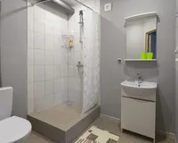 Семейный номер 5-местный с душем и туалетом Мини-отель Мини-отель Apart-hotel Kryshy Pitera Санкт-Петербург 5% скидка по промокоду!