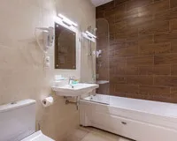 Трехместный номер с балконом Отель Отель Синдикат Геленджик 3 звезды новый объект