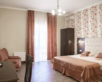 Четырехместный номер с балконом Мини-отель Мини-отель Strass Hotel Геленджик 5% скидка по промокоду!