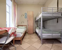 Семейный номер 5-местный с общим душем и туалетом Хостел Хостел Миссис Хадсон Санкт-Петербург без звезд