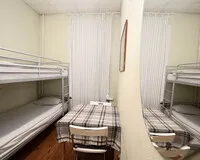 Кровать в общем 4-местном номере для мужчин Хостел Хостел Миссис Хадсон Санкт-Петербург метро Маяковская