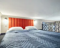 Четырехместный номер Апартаменты Апартаменты Art hotel 1/56 Санкт-Петербург 597 м от метро Чкаловская без звезд