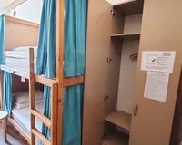 Кровать в общем 4-местном номере для мужчин Хостел Хостелы Рус Самара Самара Забронируй по своей цене!