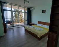Четырехместный номер «Люкс» Отель Апарт-отель Жуковка посёлок городского типа Парковое без звезд новый объект Забронируй по своей цене!