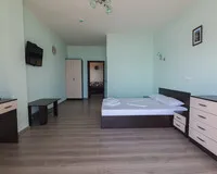 Двухкомнатный номер с балконом Отель Апарт-отель Жуковка посёлок городского типа Парковое без звезд Забронируй по своей цене! 5% скидка по промокоду!