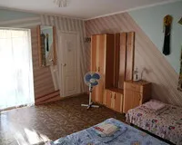 Пятиместный номер с душем и туалетом База отдыха База отдыха Весёлые Медузы село Оленевка без звезд