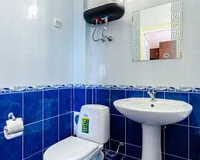 Трехместный номер с балконом Гостиница Гостиница Баязет посёлок городского типа Новомихайловский