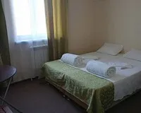 Двухместный номер с 2 кроватями, душем и туалетом Гостевой дом Гостевой дом Sky Village аэропорт Домодедово деревня Котляково без звезд