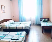 Четырехместный номер с общим душем и туалетом Гостевой дом Гостевой дом Петрович Цандрыпш новый объект