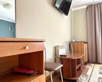 Двухместный номер с 2 кроватями, душем и туалетом Гостиница Гостиница Сибирия посёлок городского типа Шерегеш новый объект