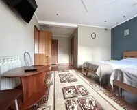 Двухместный номер с 2 кроватями, душем и туалетом Гостиница Гостиница Сибирия посёлок городского типа Шерегеш новый объект Забронируй по своей цене!