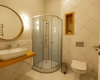 Двухместный номер с 2 кроватями, общим душем и туалетом Отель Отель Лимонад Ярославль рейтинг 3.4