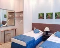 Четырехместный номер с балконом Отель Отель Ситикомфорт на Арбатской Москва 312 м от метро Арбатская 5% скидка по промокоду!