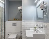 Двухместный номер с 1 кроватью, душем и туалетом Отель Отель The Watson Hotel Москва метро Бауманская
